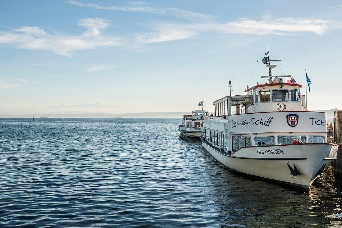 Excursion boat on Lake Constance at the pier, Unteruhldingen, Uhldingen-Mühlhofen, Baden-Württemberg, Germany