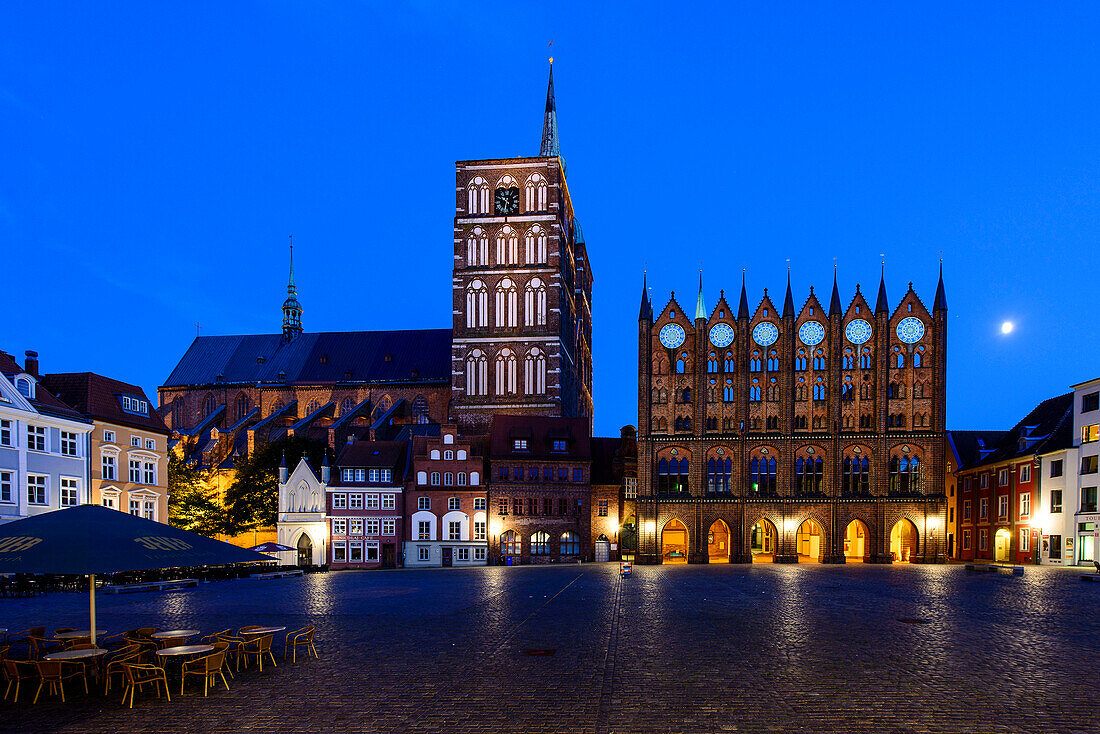 St. Nikolai und Radhaus am Alten Markt, Stralsund, Ostseeküste, Mecklenburg-Vorpommern, Deutschland