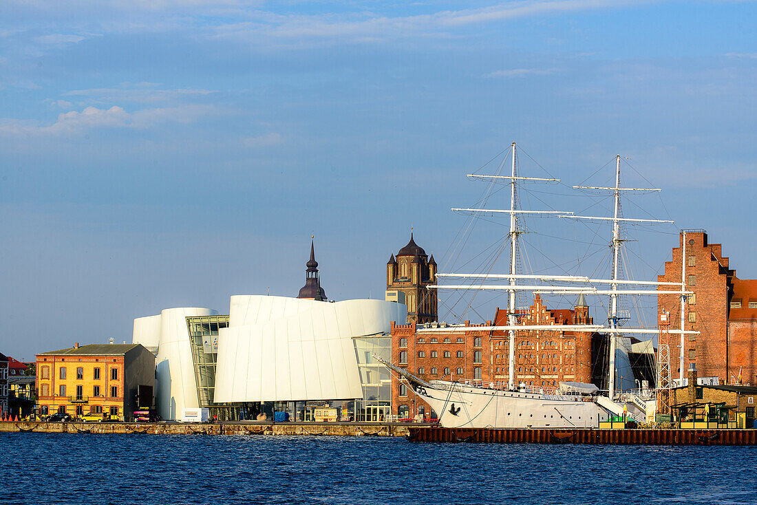 View of old town with Ozeaneum and museum ship Gorch Fock 1 in the harbor, Stralsund, Baltic Sea coast, Mecklenburg-Western Pomerania, Germany