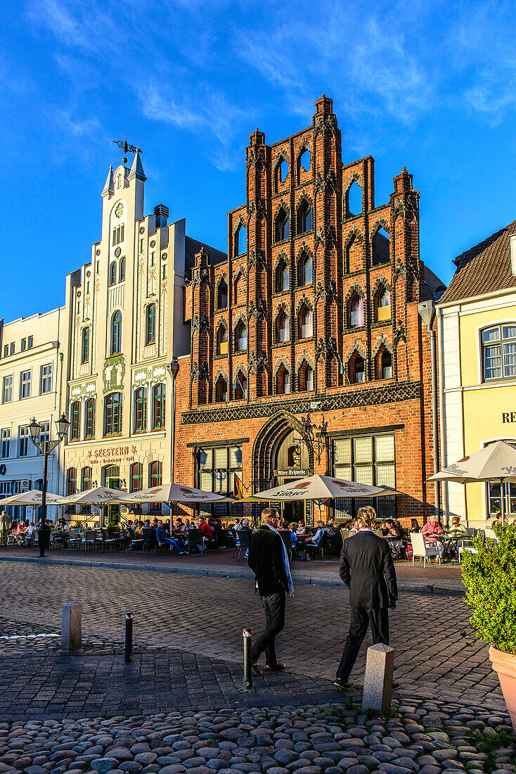 Restaurant Alter Schwede am Marktplatz, Wismar, Ostseeküste, Mecklenburg-Vorpommern, Deutschland