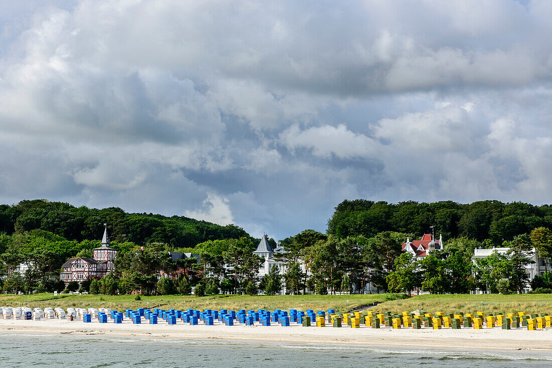 Blick von Seebrücke auf Kurhaus, Binz, Rügen, Ostseeküste, Mecklenburg-Vorpommern, Deutschland