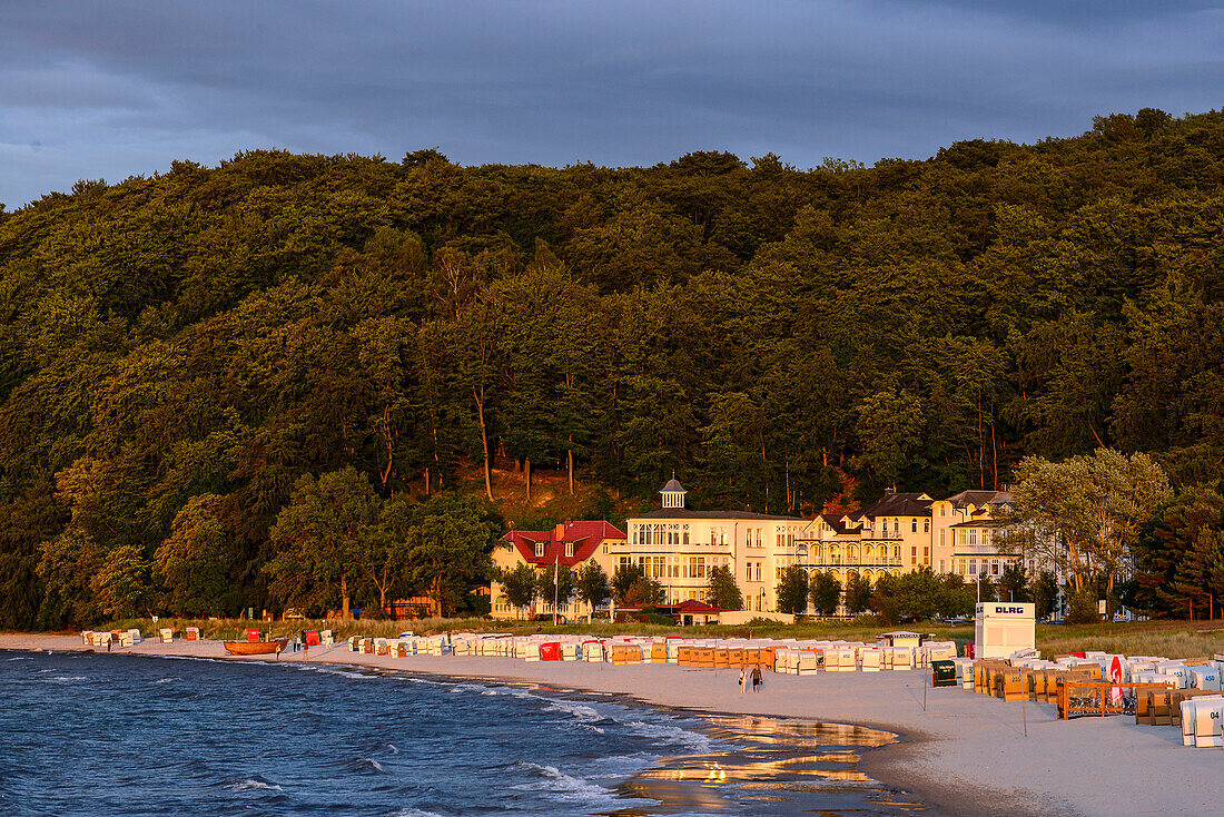 Strand mit Strandkörben von Binz, Rügen, Ostseeküste, Mecklenburg-Vorpommern, Deutschland