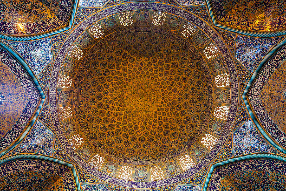 Dome of Sheikh Lotfollah Mosque of Imam Square, Esfahan, Iran, Asia