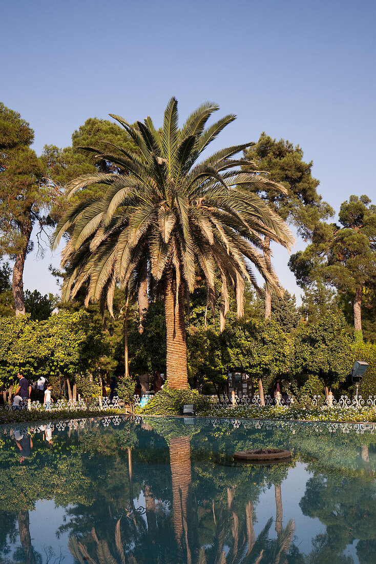 Persischer Garten Bagh-e Eram in Shiraz, Iran, Asien