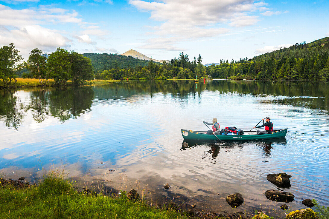 Canoeing Loch Oich, along the Caledonian Canal, near Fort William, Scottish Highlands, Scotland, United Kingdom, Europe