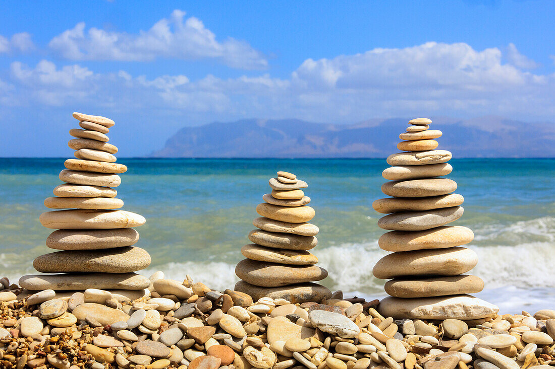 Sculptures of stones on beach, Castellammare del Golfo, province of Trapani, Sicily, Italy, Mediterranean, Europe