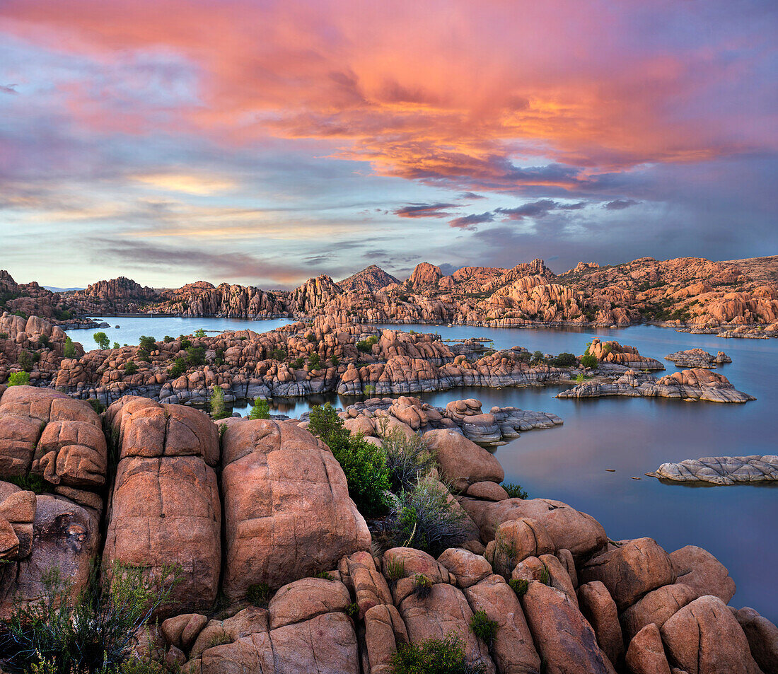 Boulders near lake, Granite Dells, Watson Lake, Arizona