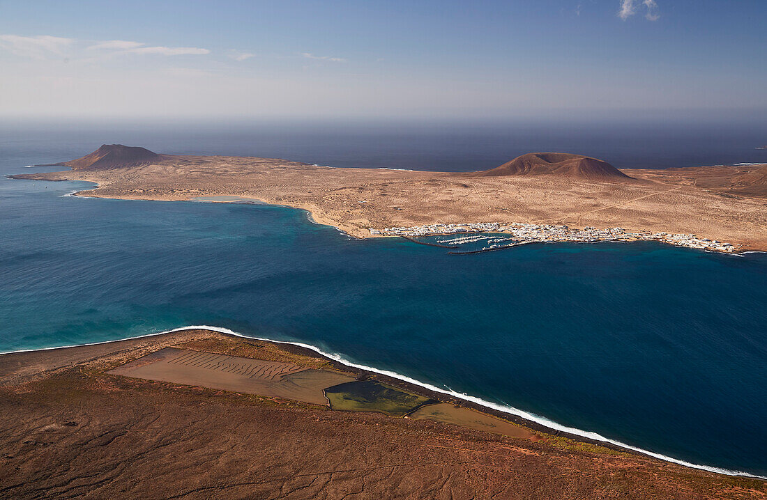 Blick vom Mirador del Rio zur Insel La Graciosa, Lanzarote, Kanaren, Kanarische Inseln, Islas Canarias, Spanien, Europa