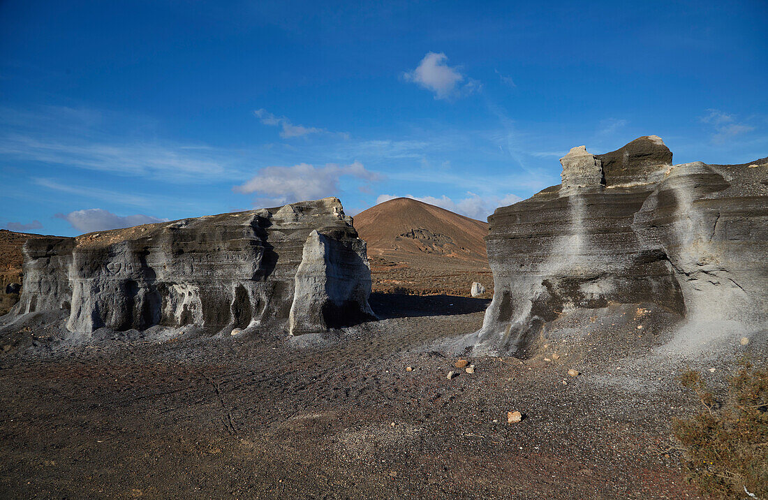 Montana de Guenia, Erosion of volcanoes near El Mojón, Atlantic Ocean, Lanzarote, Canary Islands, Islas Canarias, Spain, Europe