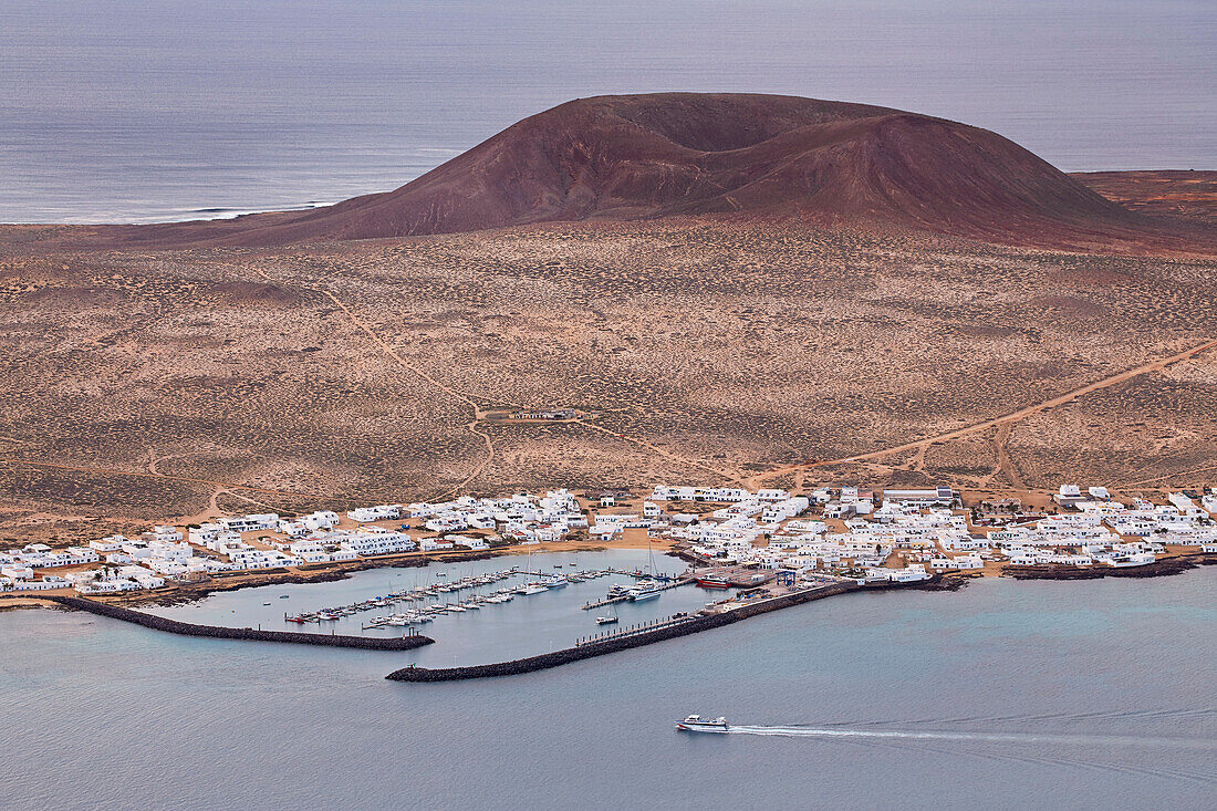 Blick vom Mirador del Rio zur Insel La Graciosa, Lanzarote, Kanaren, Kanarische Inseln, Islas Canarias, Spanien, Europa