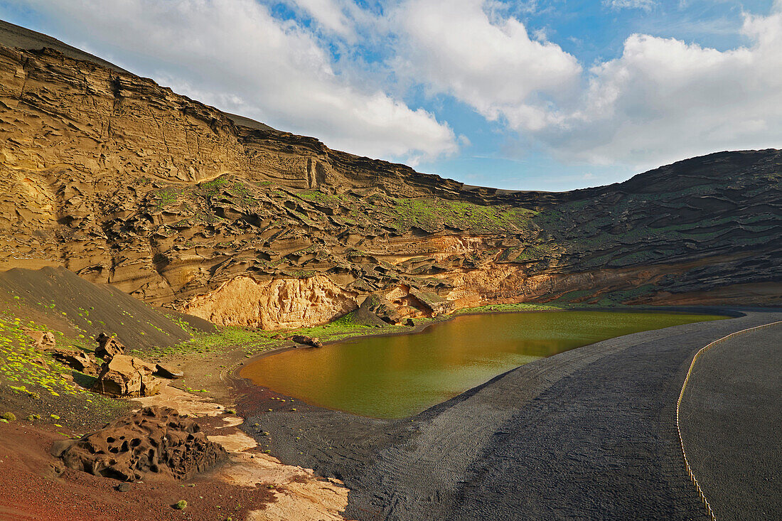 Kratersee Charco de los Clicos bei El Golfo, Atlantik, Lanzarote, Kanaren, Kanarische Inseln, Islas Canarias, Spanien, Europa