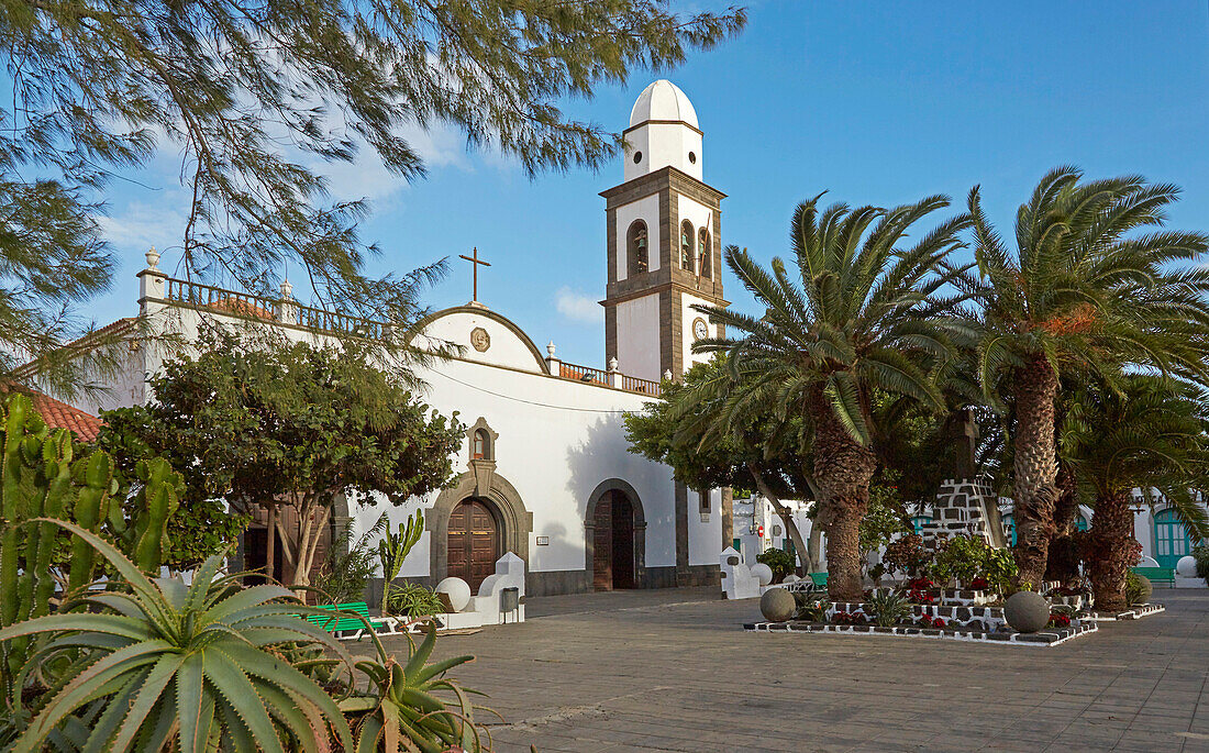 Church at Arrecife, Atlantic Ocean, Lanzarote, Canary Islands, Islas Canarias, Spain, Europe