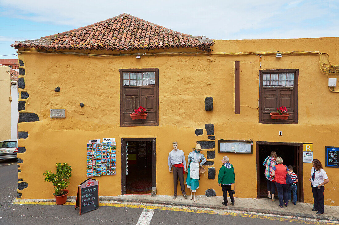 Typical houses at Icod de los Vinos, Tenerife, Canary Islands, Islas Canarias, Atlantic Ocean, Spain, Europe