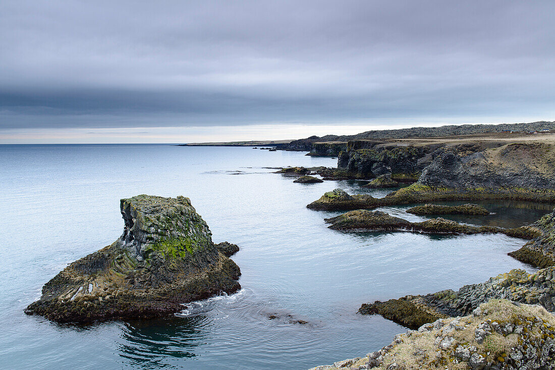 Die Basaltküste vor Arnarstapi, Snaefelsness Halbinsel, Island