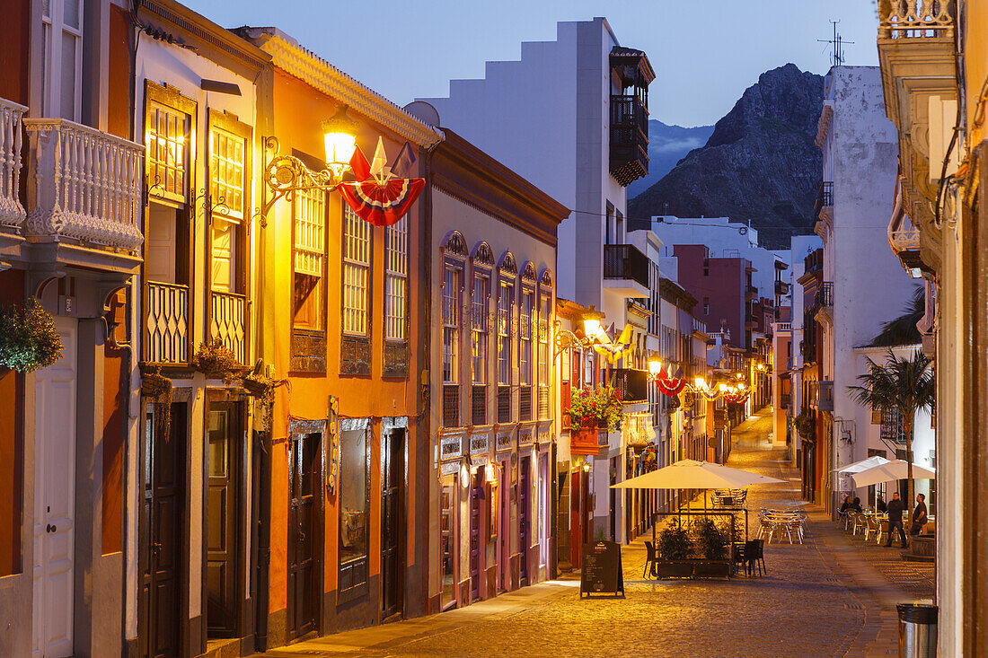 pedestrian zone, restaurants, calle Perez de Brito, Santa Cruz de La Palma, capital of the island, UNESCO Biosphere Reserve, La Palma, Canary Islands, Spain, Europe