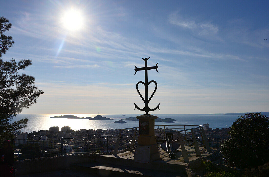 Blick von Notre-Dame-de-la-Garde auf Marseille, Provence, Frankreich