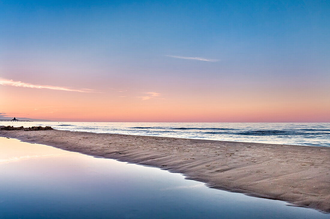 Beach, view from Ahlbeck to Heringsdorf, Usedom island, Mecklenburg-Western Pomerania, Germany