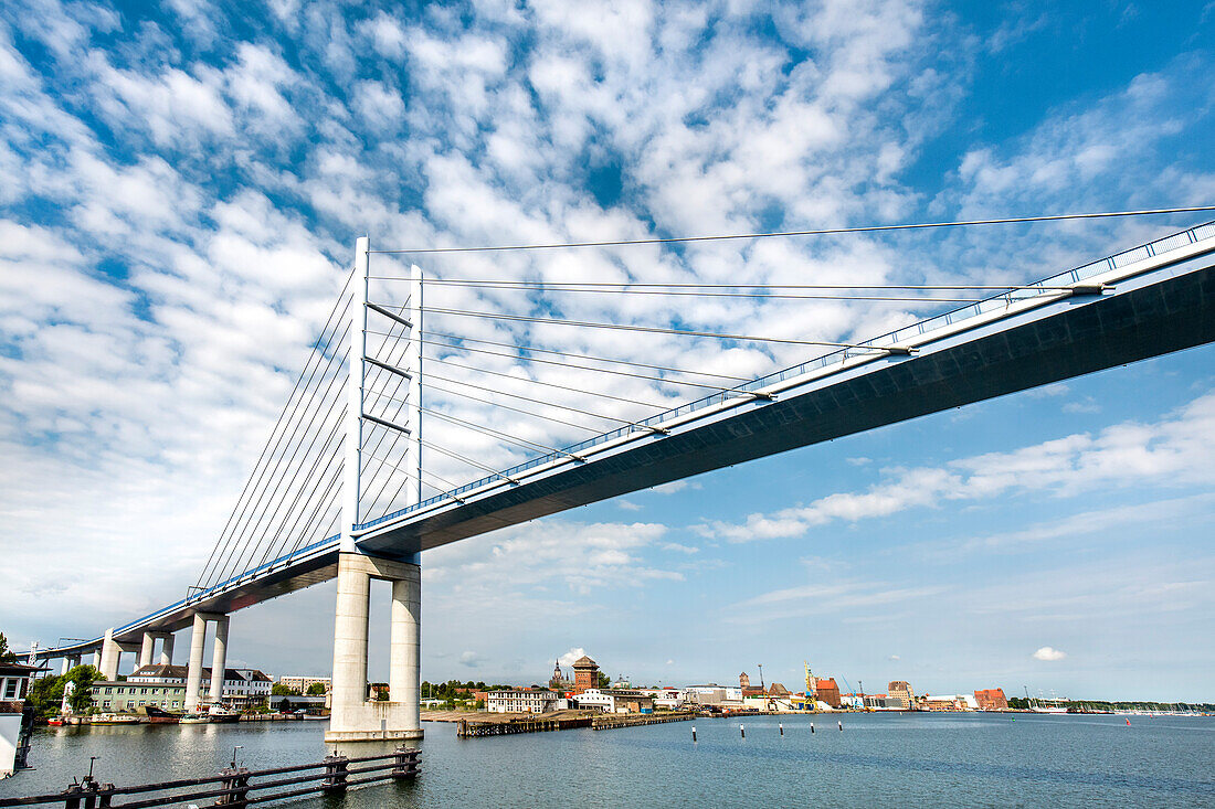 Rügenbrücke von Stralsund nach Rügen, Mecklenburg-Vorpommern, Deutschland