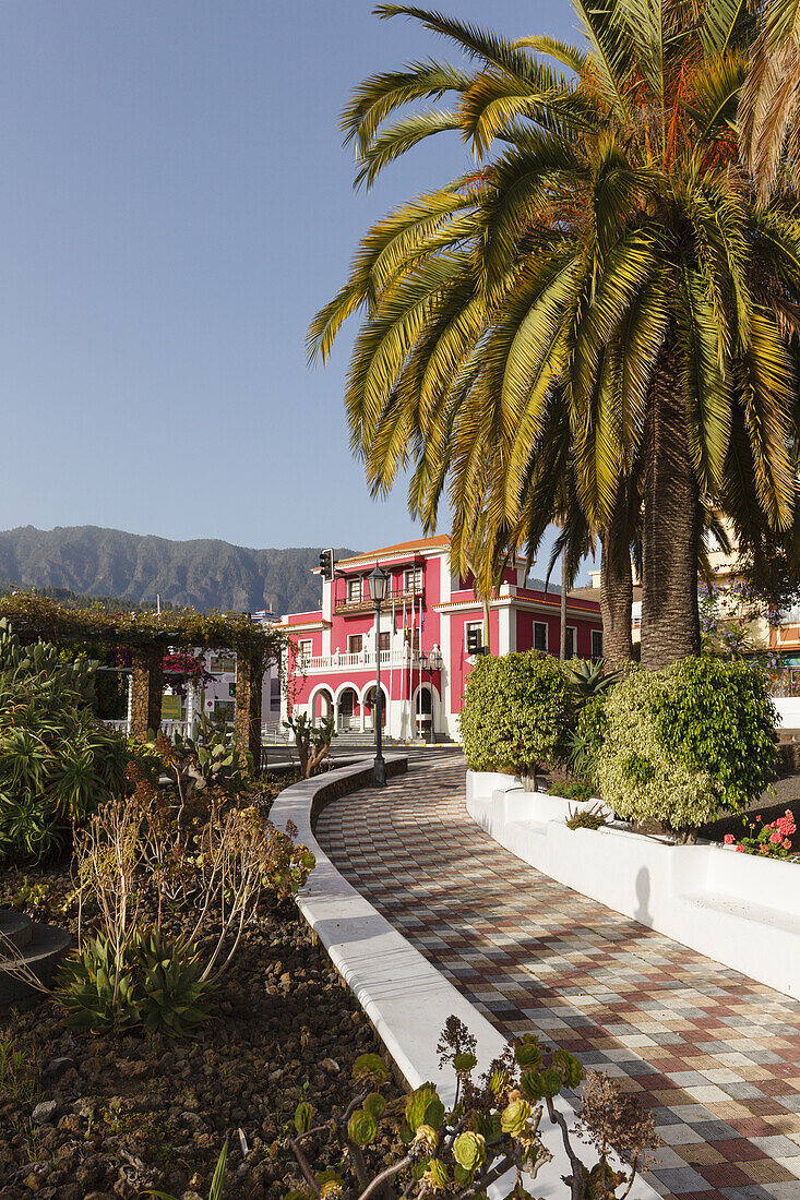 Jardin La Era und Jardin El Peredon, Gartenanlagen, Palmen, Hauptplatz, Rathaus, El Paso, UNESCO Biosphärenreservat,  La Palma, Kanarische Inseln, Spanien, Europa