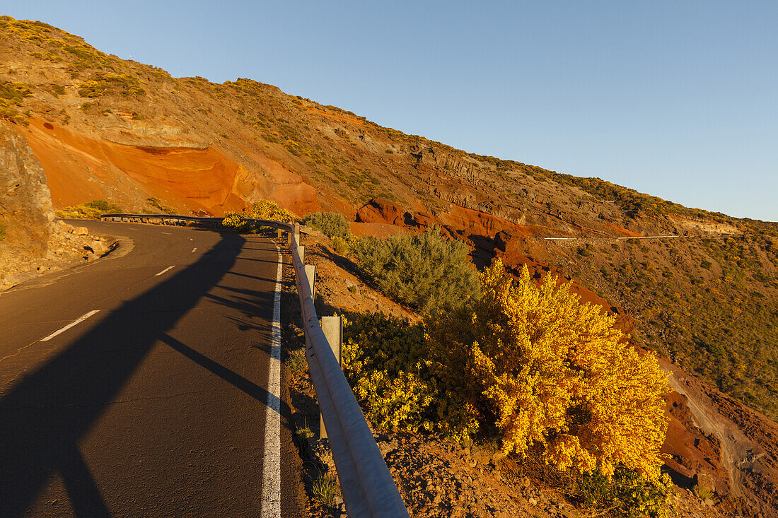 road to the Pico de los Muchachos, near Pico de la Cruz, crater rim, Caldera de Taburiente, UNESCO Biosphere Reserve, La Palma, Canary Islands, Spain, Europe