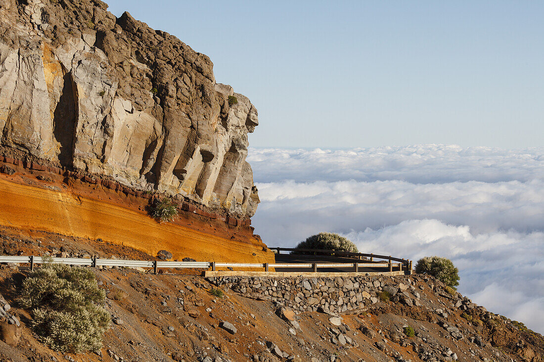 Straße zum Roque de los Muchachos, b. Fuente Nueva, Kraterrand, Caldera de Taburiente, UNESCO Biosphärenreservat, La Palma, Kanarische Inseln, Spanien, Europa