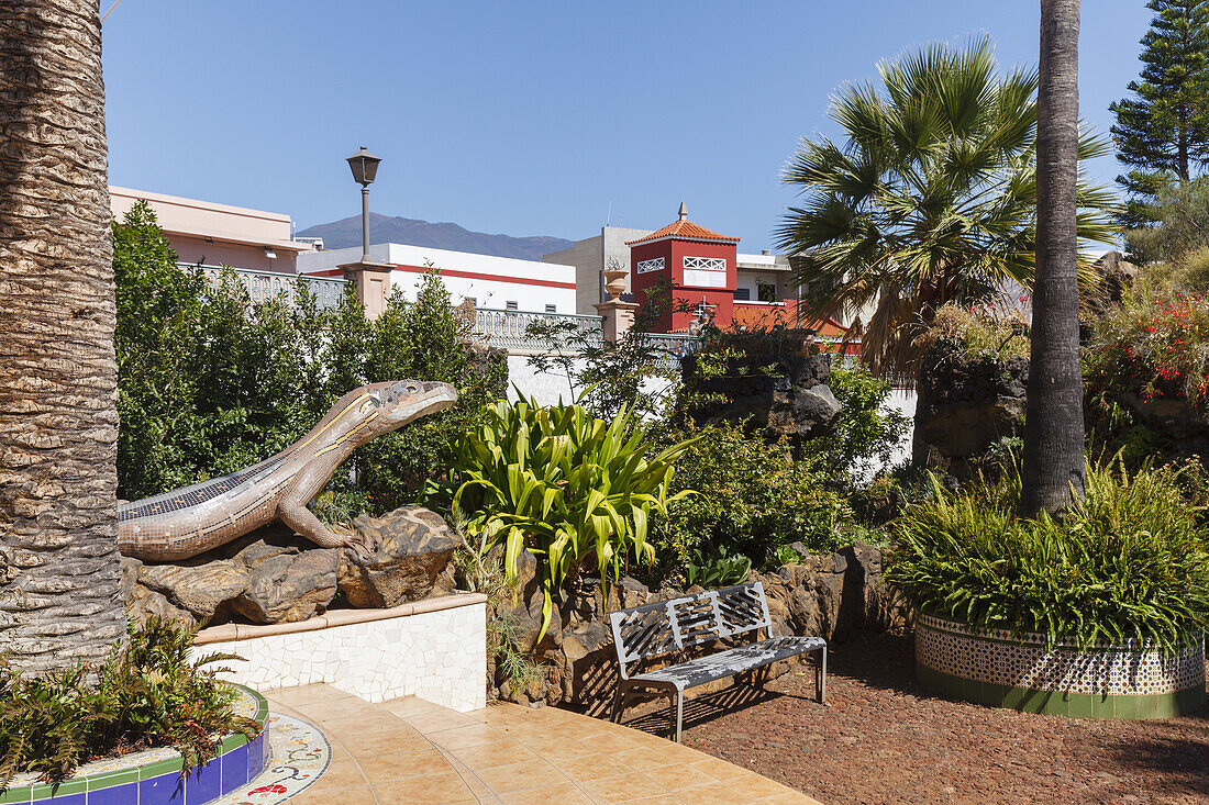 Eidechsen-Skulptur, El Jardin de las Delicias, Parque Botanico, Stadtpark, gestaltet vom Künstler Luis Morera, Los Llanos de Aridane, UNESCO Biosphärenreservat,  La Palma, Kanarische Inseln, Spanien, Europa