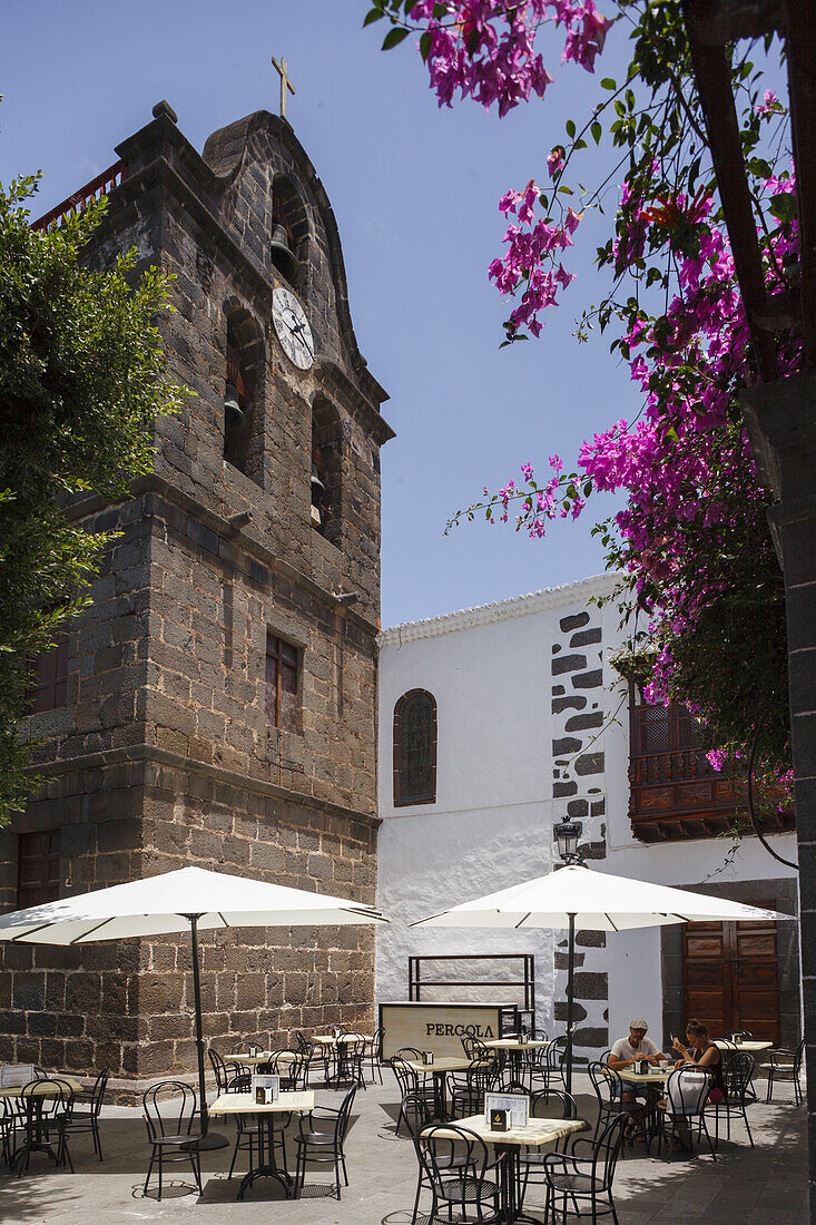 Glockenturm, 17Jhd., Iglesia Nuestra Senora de Los Remedios, Kirche, Restaurante Pergola, Restaurant, Los Llanos de Aridane, UNESCO Biosphärenreservat,  La Palma, Kanarische Inseln, Spanien, Europa