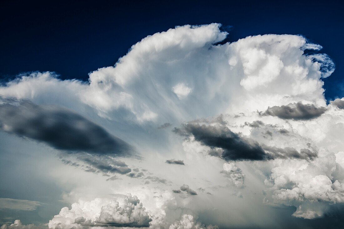 Cumulonimbus oder Kumulonimbus, Gewitterwolke