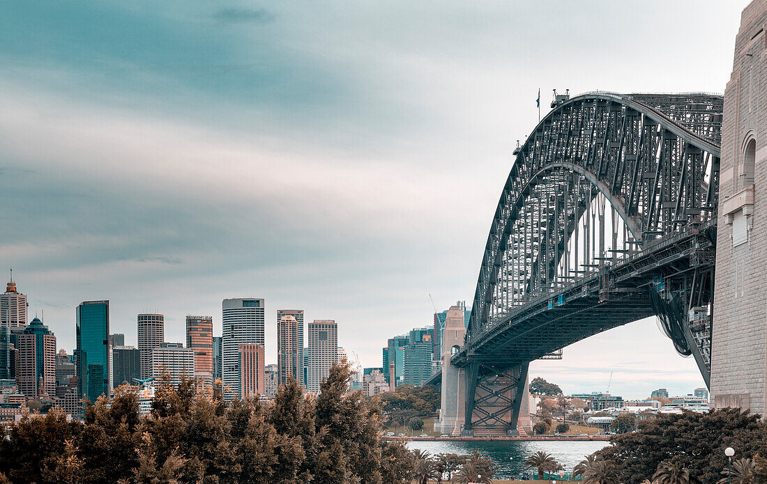 Harbour bridge and skyline, Sydney, New South Whales, Australia