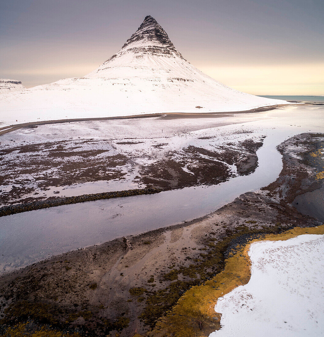 Kirkjufell Mount, Vesturland, Snaefellsness Peninsula, Iceland