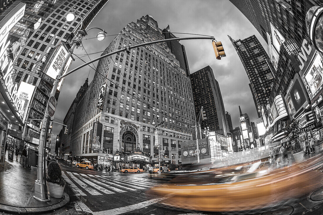 Paramount building, Hard Rock Cafe, blurred taxi, Times Square, Broadway 1501, New York City, USA