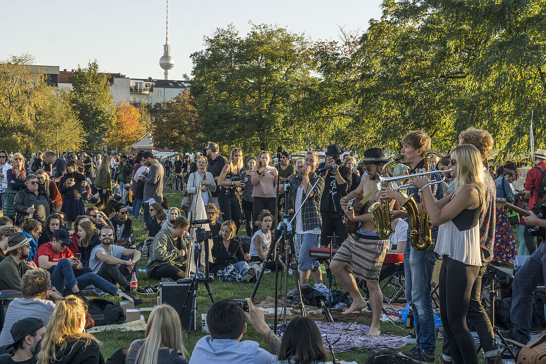 Live Band , Mauerpark, Prenzlauer Berg, Berlin