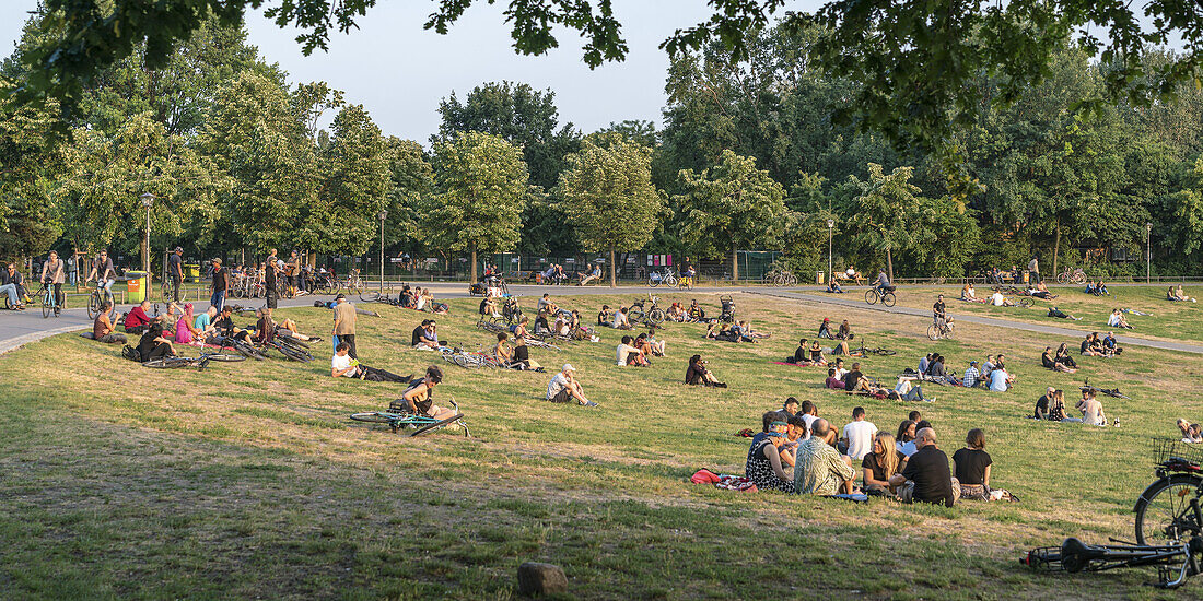 Goerlitzer Park, people relaxing at sunset, Kreuzberg, Berlin