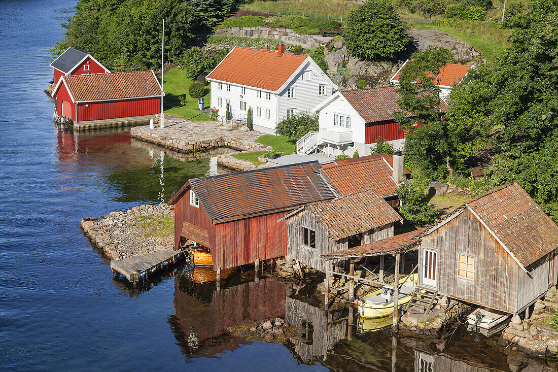 Bauernhof am Jåsund, Lyngdal, Nordsee, Vest-Agder, Sørlandet, Südnorwegen, Norwegen, Skandinavien, Nordeuropa, Europa