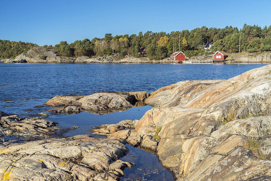 Küste auf der Insel Hisøy vor Arendal, Aust-Agder, Sørlandet, Südnorwegen, Norwegen, Skandinavien, Nordeuropa, Europa