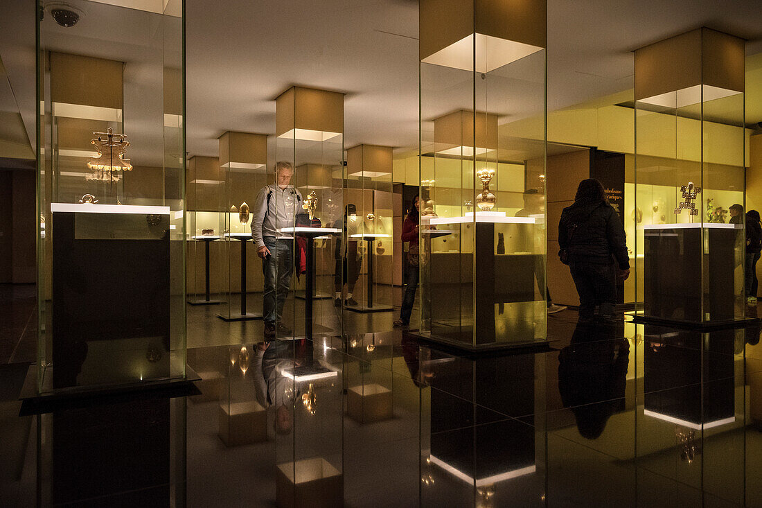 visitors watch different exhibits at gold museum (Museo del Oro), capital Bogota, Departmento Cundinamarca, Colombia, Southamerica