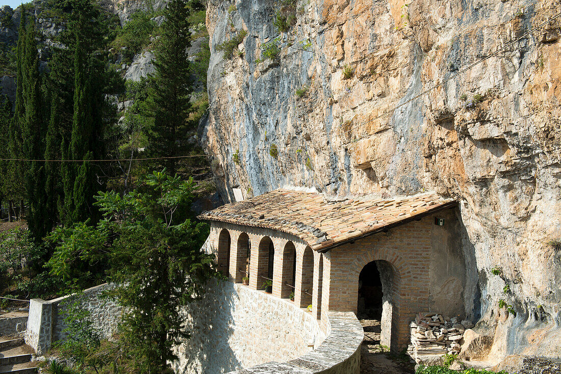 Die Eremitenklause Sant'Onofrio hoch über dem Valle Peligna, Sant'Onofrio, Abruzzen, Italien