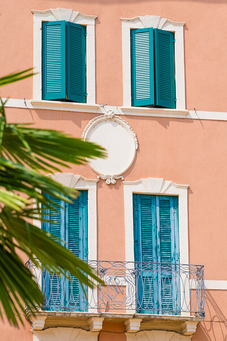 Hausfassade, Piazza Bra, Verona, Venetien, Italien