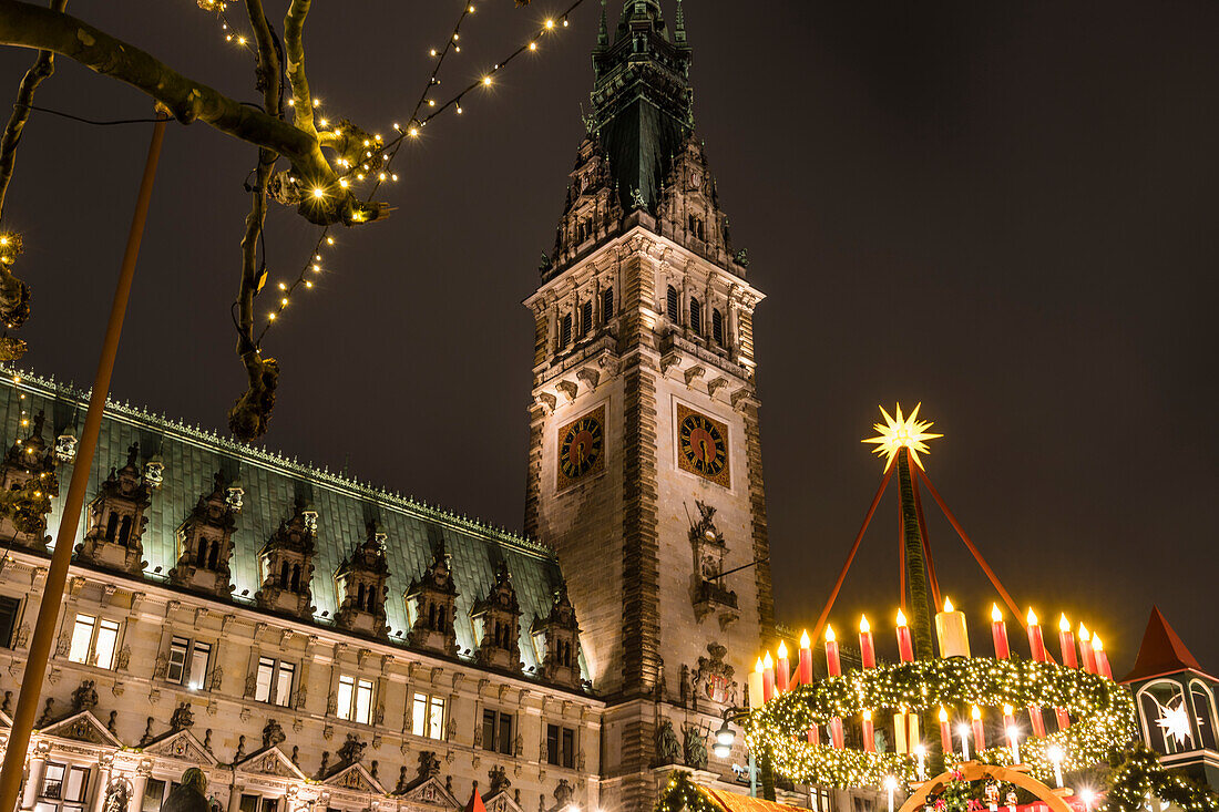 Weihnachtsmarkt, Rathaus, Hamburg, Deutschland