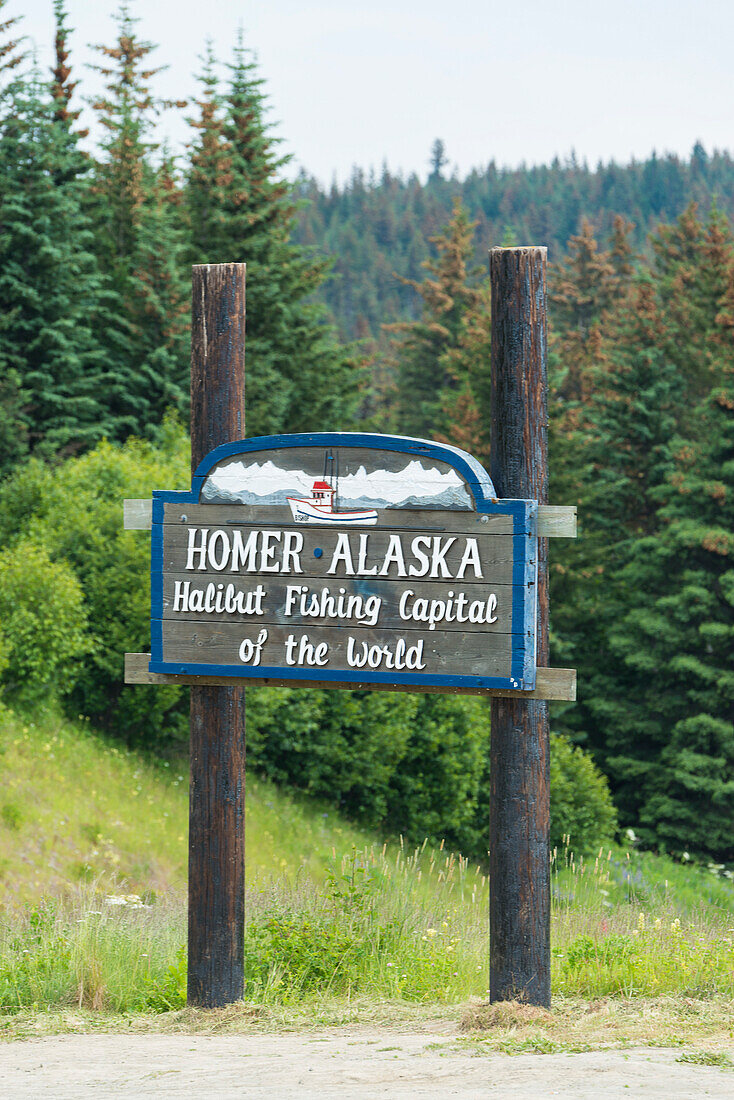 Schild am Ortsrand von Homer, Kenai Halbinsel, Alaska, USA