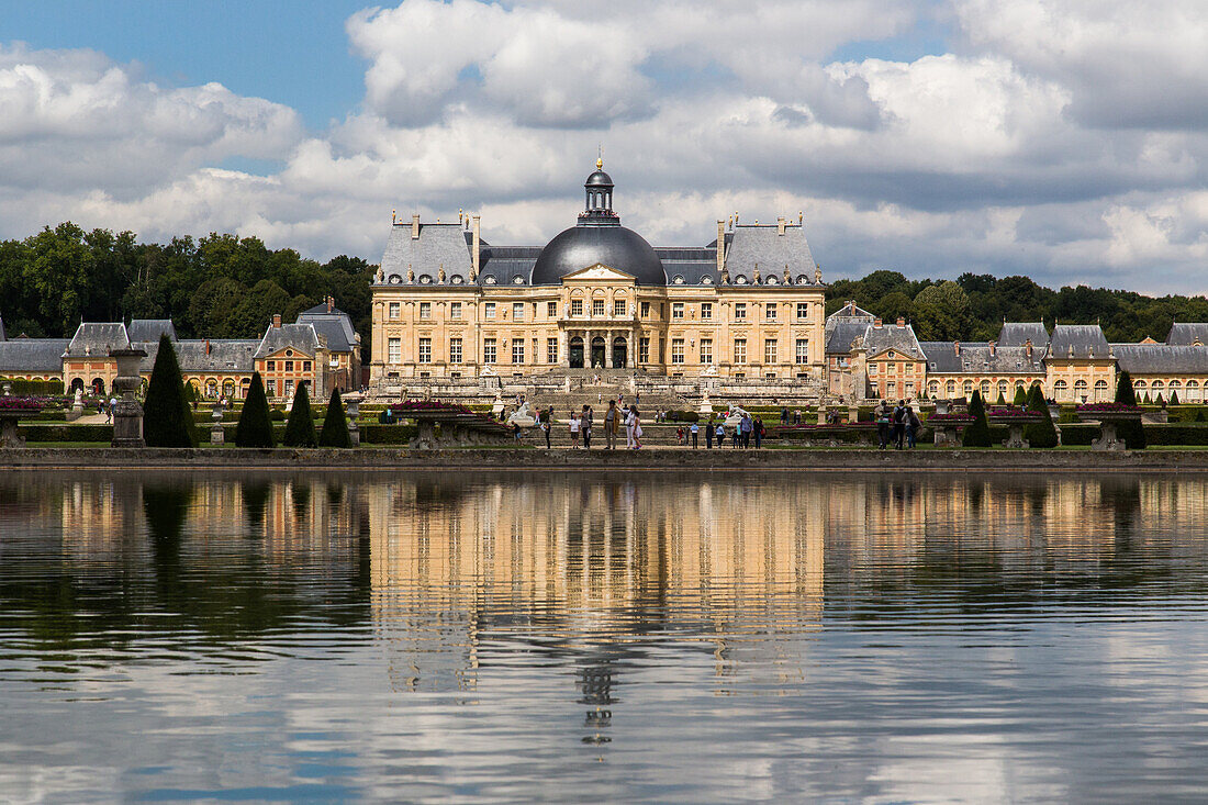 chateau de vaux-le-vicomte from the 17th century, near melun, built by the superintendent of finances to louis xiv, tourist excursion in the parisian suburbs, 50 km, original owner: nicolas fouquet, tree-filled park, maincy, 77950, france