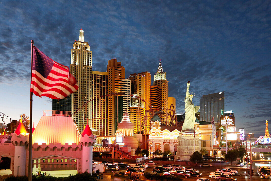 USA. Nevada. Las Vegas. Las Vegas Boulevard. Casino New York at night.