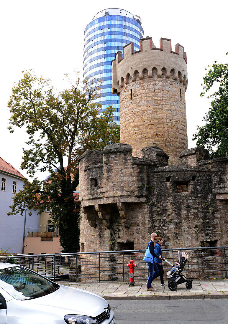 am Jen-Tower, Jena, Thüringen, Deutschland