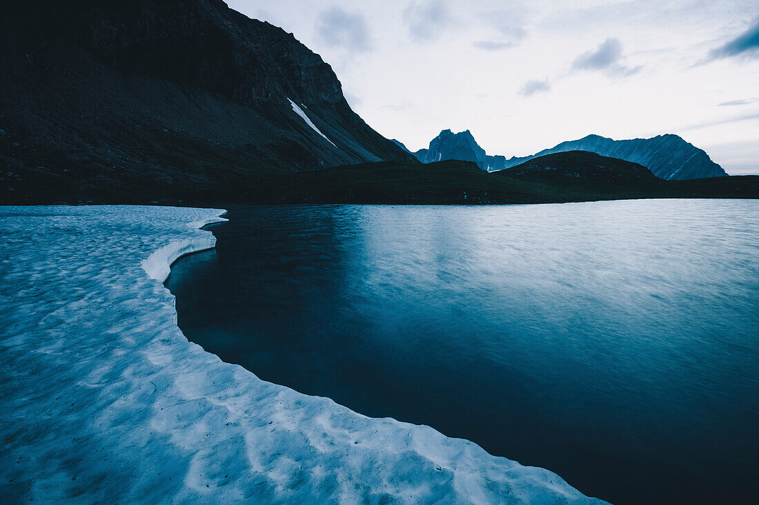 Eisschollen im Seewisee,E5, Alpenüberquerung, 2. Etappe, Lechtal, Holzgau, Tirol, Österreich, Kemptner Hütte zur Memminger Hütte