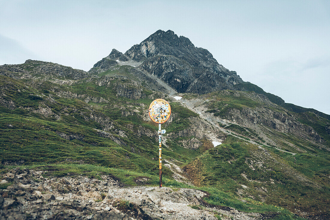 german border in the mountains, E5, Alpenüberquerung, 1st stage Oberstdorf Sperrbachtobel to Kemptnerhütte, Allgäu, Bavaria, Alps, Germany