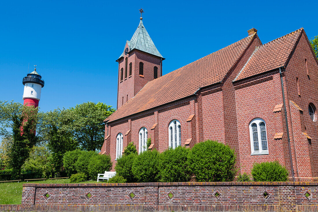 St. Nikolai Kirche und alter Leuchtturm, Wangerooge, Ostfriesland, Niedersachsen, Deutschland