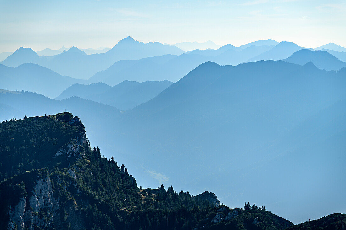 Summit of the axillary heads with a backdrop of the Mangfall Mountains, graduation from the Benedict wall, Bavarian Alps, Upper Bavaria, Bavaria, Germany
