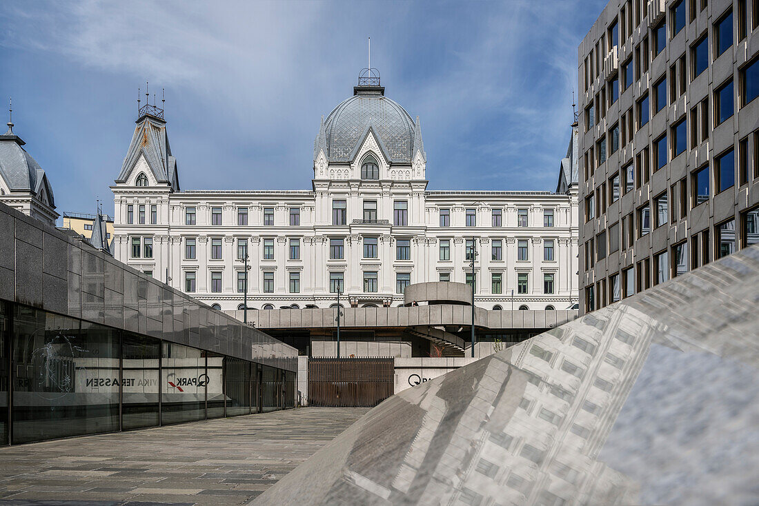 Blick auf Einkaufszentrum Vikaterrassen in klassischer Architektur, Oslo, Norwegen, Skandinavien, Europa