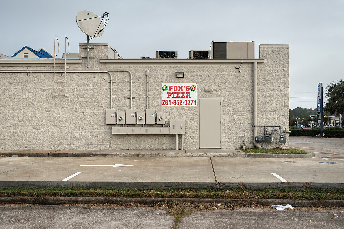 gas station with satellite dish, Houston, Texas, US, United States of America, North America