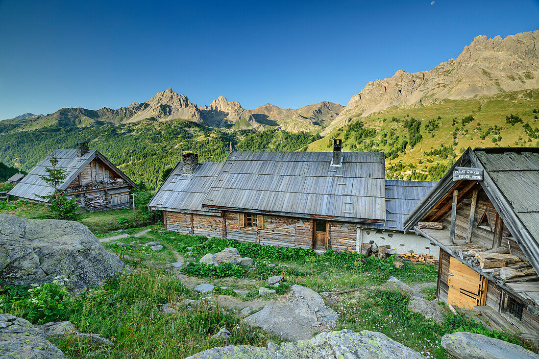 Almgebäude des Refuge du Ricou, Lac du Serpent, Dauphine, Dauphiné, Hautes Alpes, Frankreich